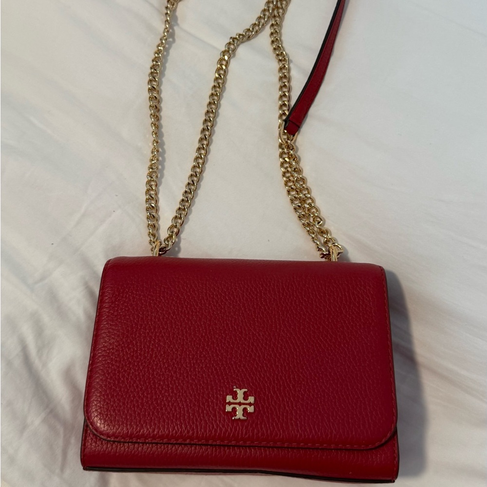 Red Tory Burch purse with adjustable gold chain